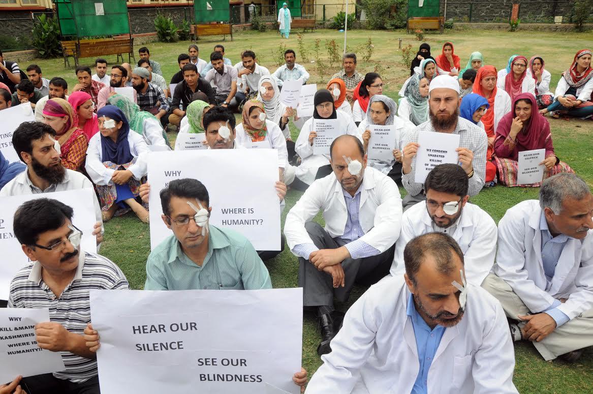 Doctors, medical staff protests against ‘police atrocities’